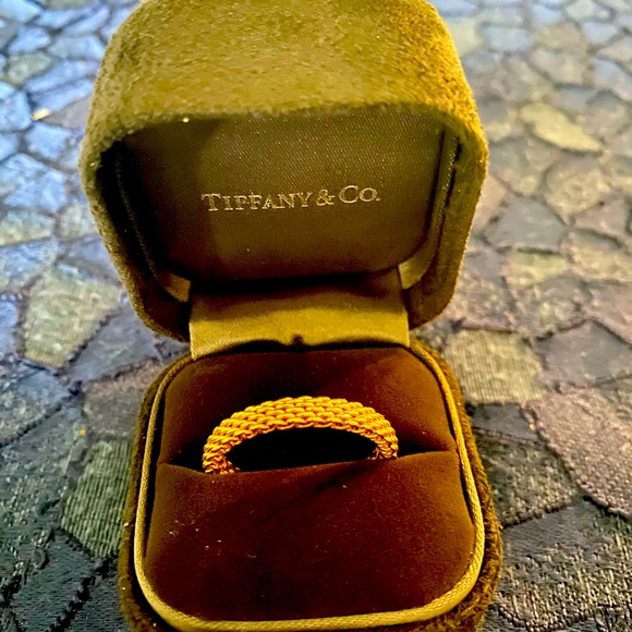 Tiffany & Co. Somerset Ring 18K Gold 4mm - Picture 1 of 2